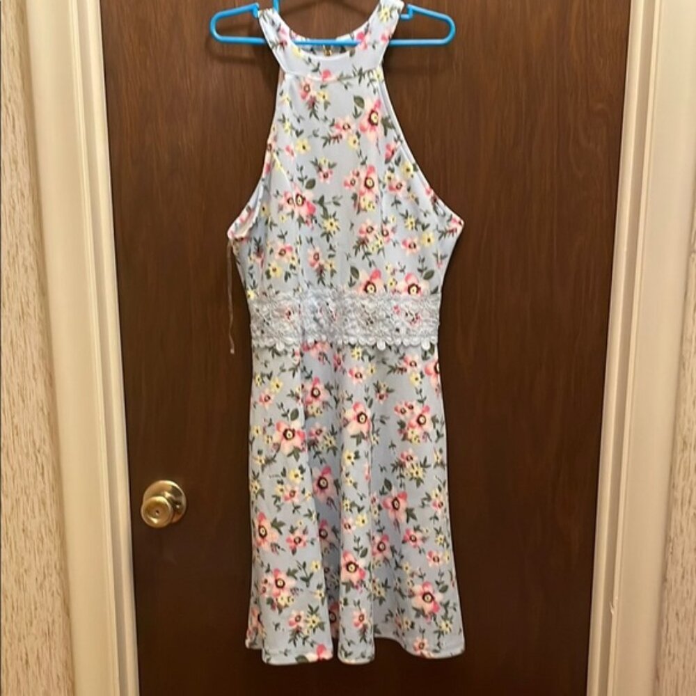 No Boundaries juniors’ size M light blue/floral dress-NWT